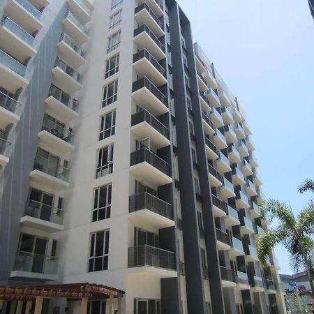 Palm Tree - Genlex Condominium Manila Kültér fotó